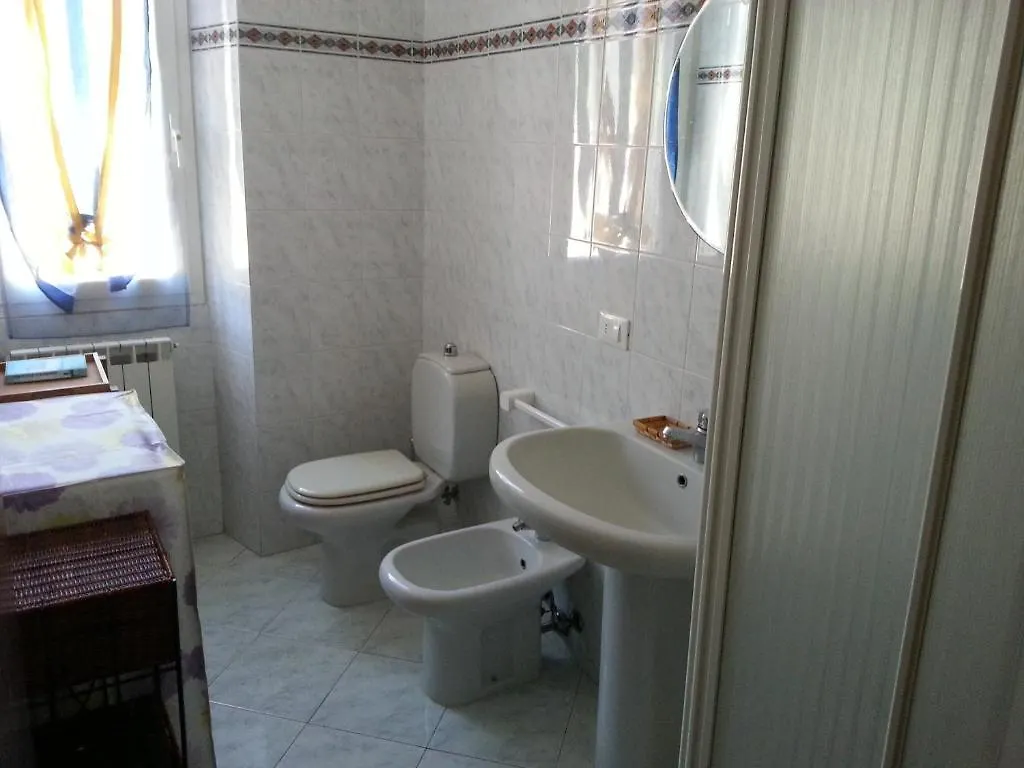 ***** Couette-café Burlamacco Gold Viareggio Italie
