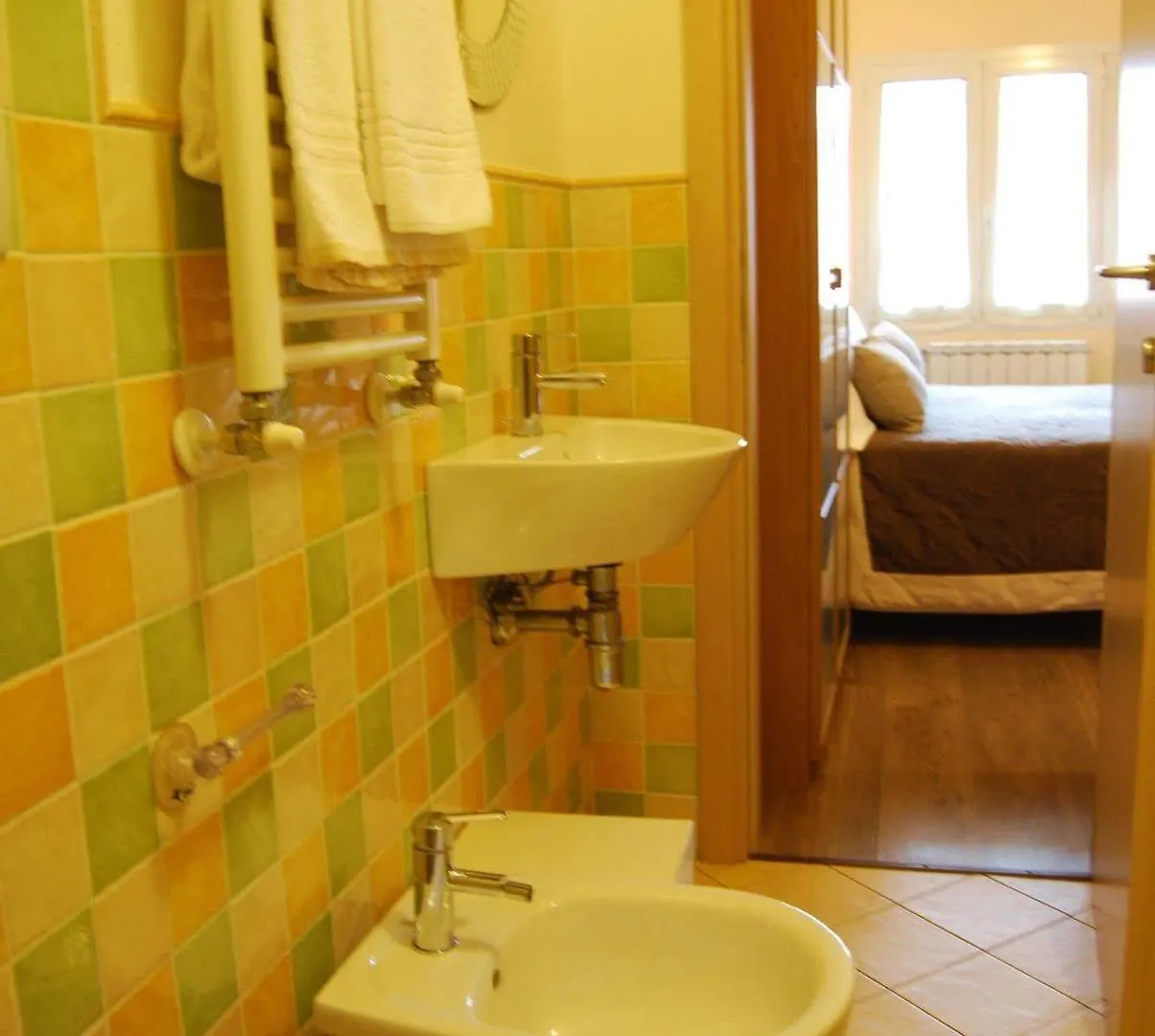 Couette-café Burlamacco Gold Viareggio